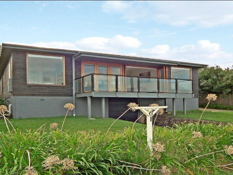 Prime Position - Across From Seven Mile Beach - Accommodation Coffs Harbour 0
