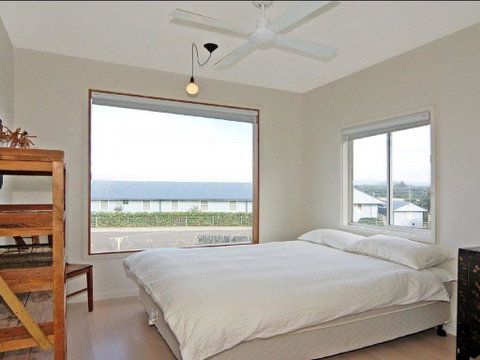 Prime Position - Across From Seven Mile Beach - Accommodation Coffs Harbour 3