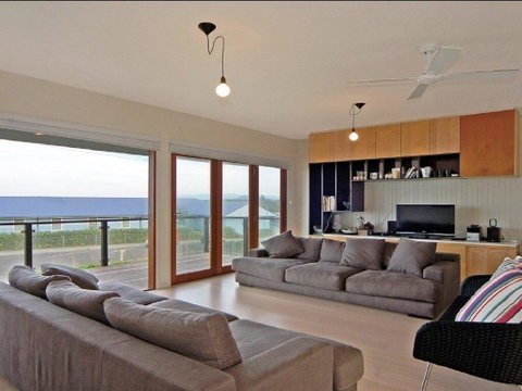Prime Position - Across From Seven Mile Beach - Accommodation Coffs Harbour 1
