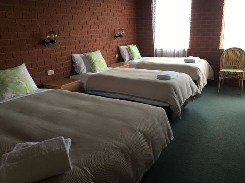 Railway Motel Myrtleford - Accommodation Coffs Harbour 2