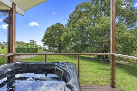 Ravensbourne Escape- Rose Alyce - Accommodation Coffs Harbour 1
