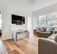 Renovated art deco flat close to city and harbour - Accommodation Coffs Harbour