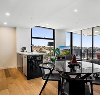 Resort-style Apartment with Balcony Pool and Gym - Accommodation Coffs Harbour