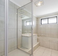 Rose Retreat - Accommodation Coffs Harbour