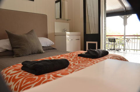 Royal Gatton Hotel - Accommodation Coffs Harbour 2