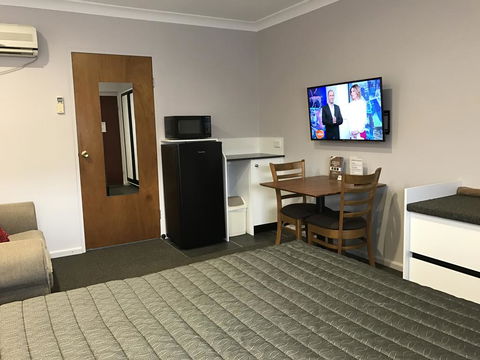 Roydons Motor Inn - Accommodation Coffs Harbour 0