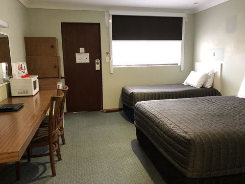 Roydons Motor Inn - Accommodation Coffs Harbour 2