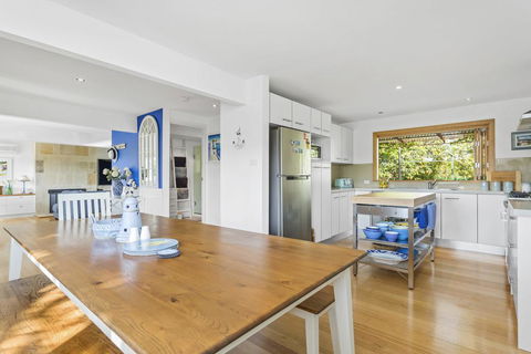 SANTORINI BEACH HOUSE - SAFETY BEACH - Accommodation Coffs Harbour 0