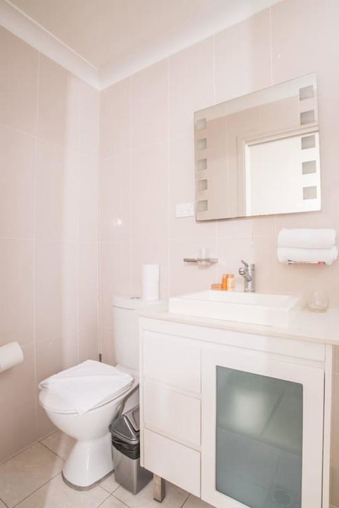 Scenic Illawong Riverside Getaway 1bed1bath Unit - Accommodation Coffs Harbour 3