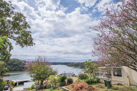 Scenic Illawong Riverside Getaway 1bed1bath Unit - Accommodation Coffs Harbour 0