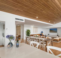 Sea la Vie 2 Luxury Apartment in Coffs Harbour Jetty with pool views and walking distance to the beach - Accommodation Coffs Harbour