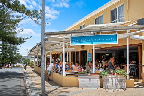 Seabreeze Beach Hotel - Accommodation Coffs Harbour 0