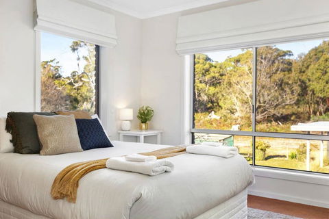 SEASIDE SERENITY 1 - Accommodation Coffs Harbour 1