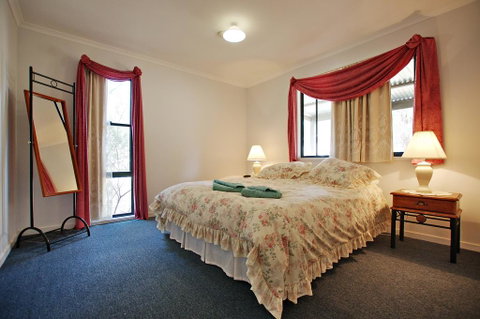 Serenity Grove - Accommodation Coffs Harbour 0