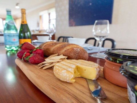 Seven Smiles - Riverside Location And Ocean Views - Accommodation Coffs Harbour 3