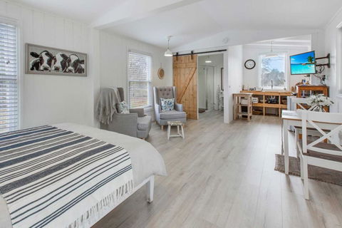 Shearers Cottage - Pet Friendly Holiday Accommodation - Accommodation Coffs Harbour 3