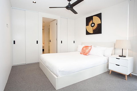 Sleek Modern Apartment In The Heart Of Manly - Accommodation Coffs Harbour 2