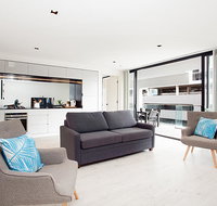 Sleek modern apartment in the heart of Manly - Accommodation Coffs Harbour