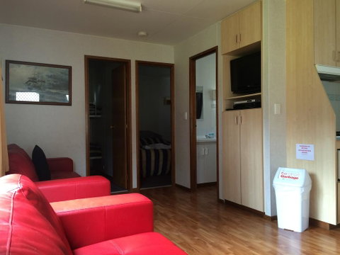 Smugglers Cove Holiday Village - Accommodation Coffs Harbour 2