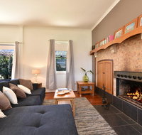 Somerville Wines Farmstay in Broke super cute house on working farm. Walk for miles. - Accommodation Coffs Harbour