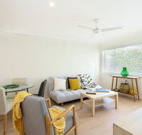 Spacious and Bright Apartment Minutes to the Beach - Accommodation Coffs Harbour