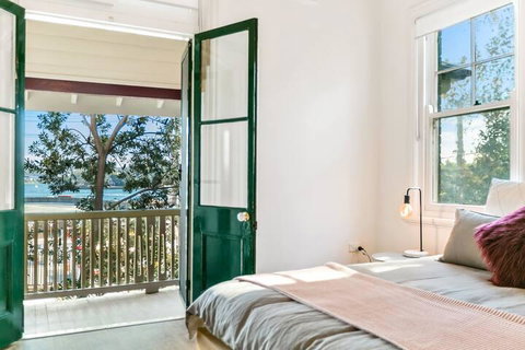 Spacious Harbour View 4bd Home In Sydney CBD - Accommodation Coffs Harbour 2
