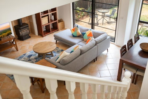 Spacious Home In The Heart Of Avalon Beach - Accommodation Coffs Harbour 2