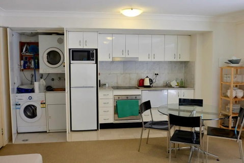 Spacious Studio By The Beach In Manly - Accommodation Coffs Harbour 2