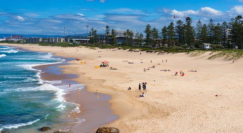 Spacious Townhouse In Wollongong - Accommodation Coffs Harbour 2