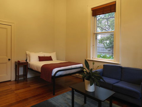 St Paul's Serviced Accommodation - Accommodation Coffs Harbour 2