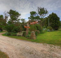 Stanley Lakeside Spa Cabins - Accommodation Coffs Harbour
