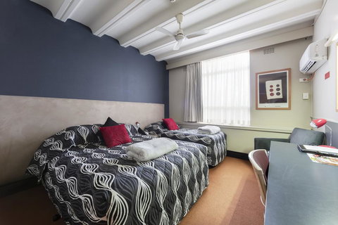 Statesman Hotel - Accommodation Coffs Harbour 1