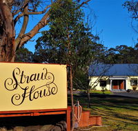 Straw House B and B - Accommodation Coffs Harbour