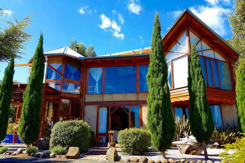 STUNNING HOME WITH AMAZING VIEWS - Just 20 Mins To The City And Only 10 To MONA! - Accommodation Coffs Harbour 3