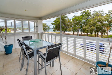 Stunning Waterfront Home With Pool - Sylvan Beach Esp, Bellara - Accommodation Coffs Harbour 1