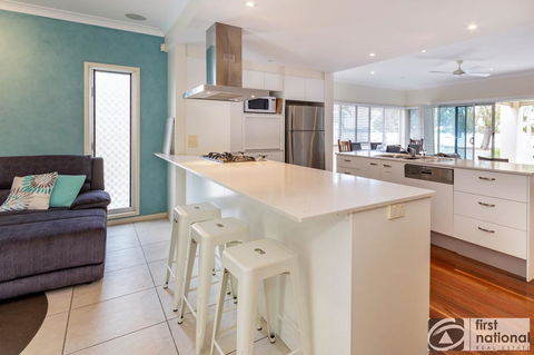 Stunning Waterfront Home With Pool - Sylvan Beach Esp, Bellara - Accommodation Coffs Harbour 3