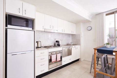 Stylish Manly Studio With BBQ Terrace And Parking - Accommodation Coffs Harbour 2