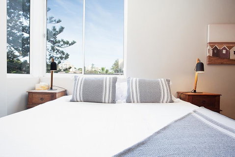 Sun Drenched Ocean View Apartment - Accommodation Coffs Harbour 2
