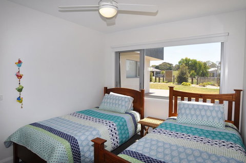 SUNNYSIDE - SURF SIDE - Accommodation Coffs Harbour 2