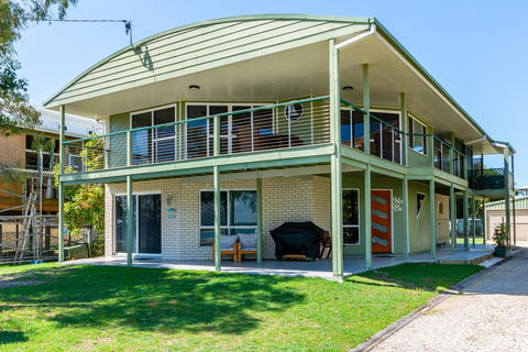 Sunsets From Your Front Patio - Sylvan Beach Esp, Bellara - Accommodation Coffs Harbour 0