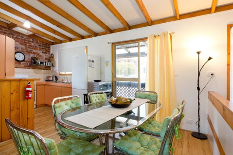Surf And Sunsets, Beach Holiday Home Mandurah - Accommodation Coffs Harbour 2