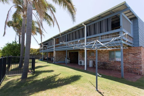 Surf And Sunsets, Beach Holiday Home Mandurah - Accommodation Coffs Harbour 1