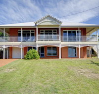 Surf Break - Fingal Bay - Accommodation Coffs Harbour