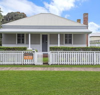 Surfs Up - Fresh and modern East Beach home - Accommodation Coffs Harbour