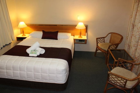 Tabourie Lake Motor Inn - Accommodation Coffs Harbour 2