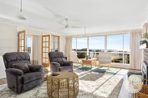 TASSIE SEASIDE SERENITY - L'Abode Accommodation - Accommodation Coffs Harbour 0