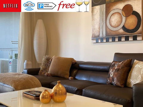 TERRACE LUX FULLY AIR 2 CAR FREE NETFLIX WIFI WINE - Accommodation Coffs Harbour 0