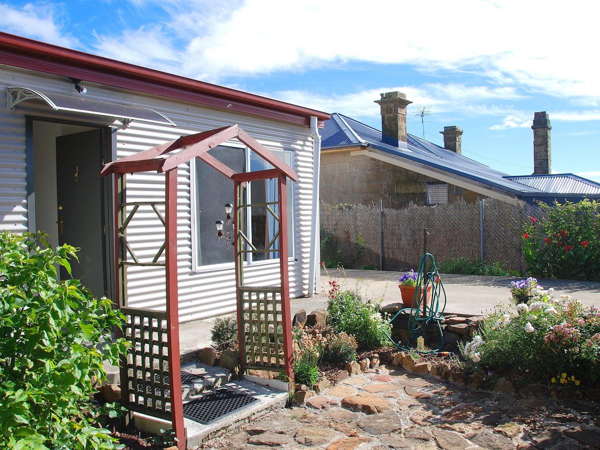 Antill Ponds TAS Accommodation Coffs Harbour