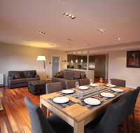 Sunny 3 Bedroom Apartment in Sandy Bay - Accommodation Coffs Harbour
