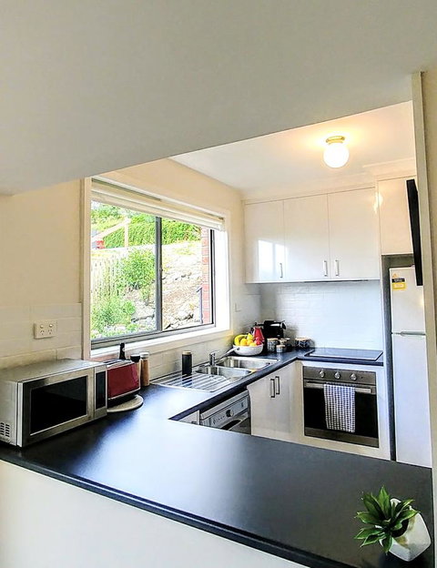The View 2 Bed Unit With Stunning Hobart Outlook - Accommodation Coffs Harbour 10